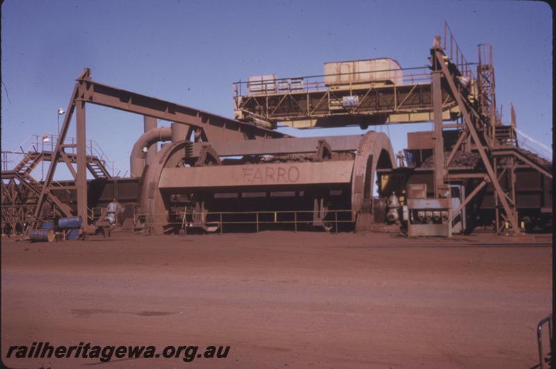 T04194
Rotary car dumper at Cape Lambert, with loaded car
