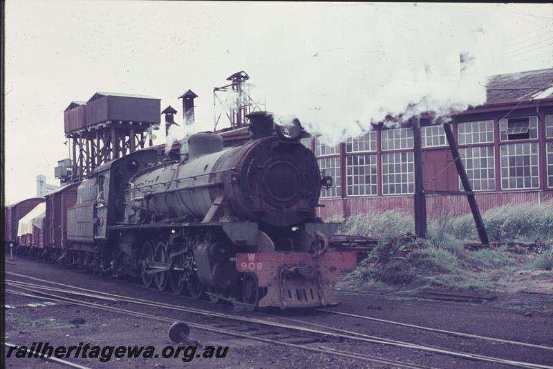 T04223
W class 908, roundhouse, water towers, Bunbury, goods train
