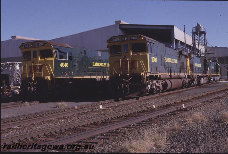 T04247
Dampier, 7 Mile workshops, Hamersley Iron Comeng rebuild loco C636R class 3009 with two other locos next to similarly rebuilt M636R class 4040
