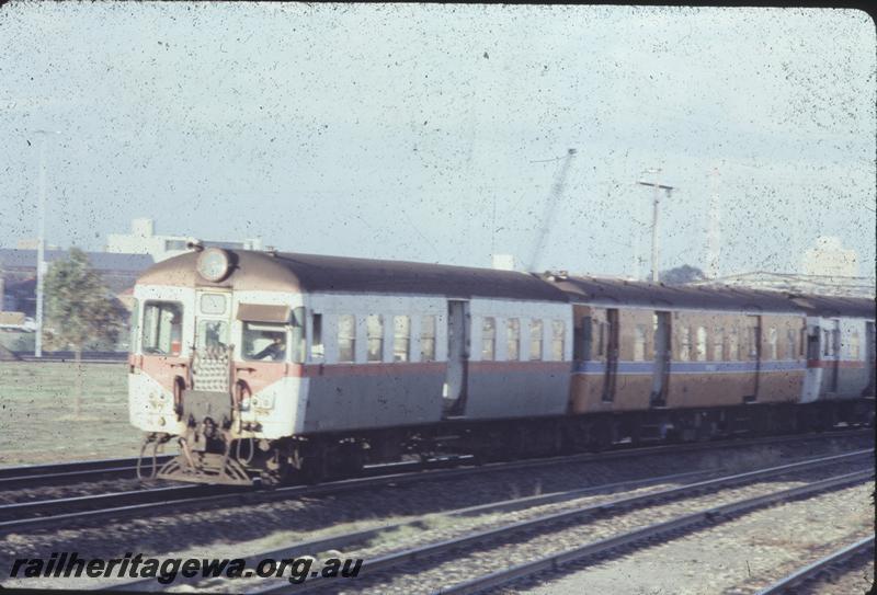 T04264
ADA class, ADG class, ADG class railcar set, the ADA on the green, red and white livery, the ADGs in the Westrail orange livery 
