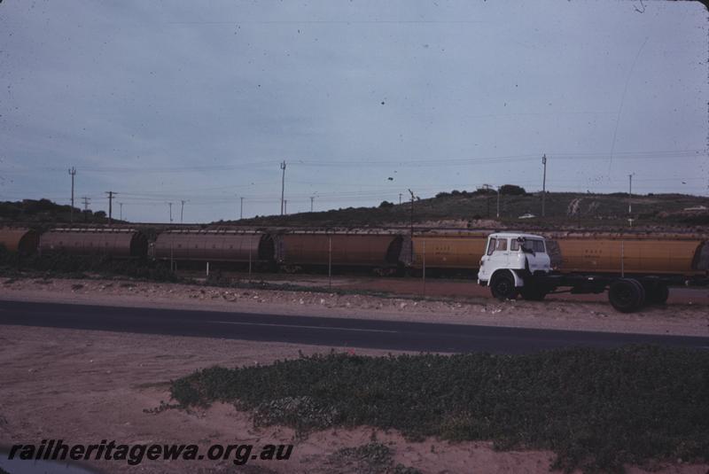 T04268
WW class and WWA class standard gauge grain hoppers, Leighton Yard
