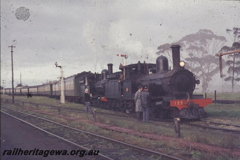 T04278
G class 123, G class 233, Brunswick Junction, SWR line, on 