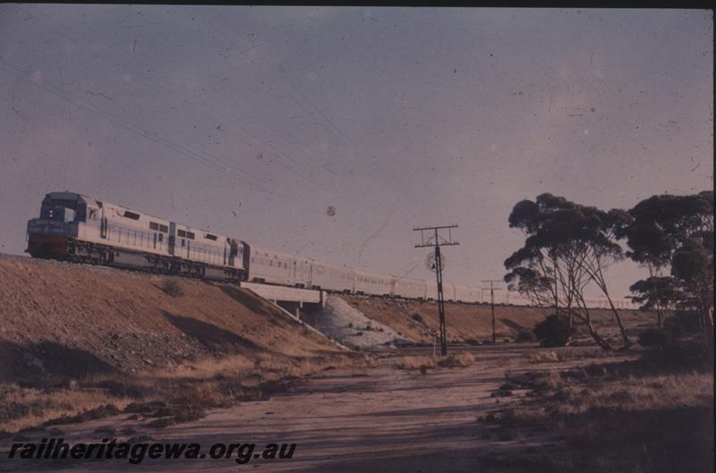 T04299
Double headed L classes hauling the 