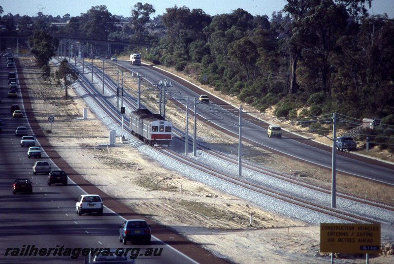 T04344
ADK class 690 and ADK class 687 diesel railcars on trial run, Warwick, NSR line.
