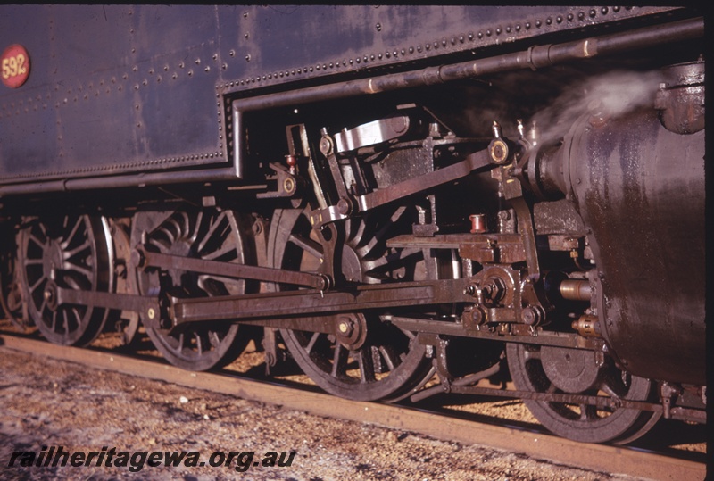 T04382
DD class 592, close up view of motion, on ARHS 