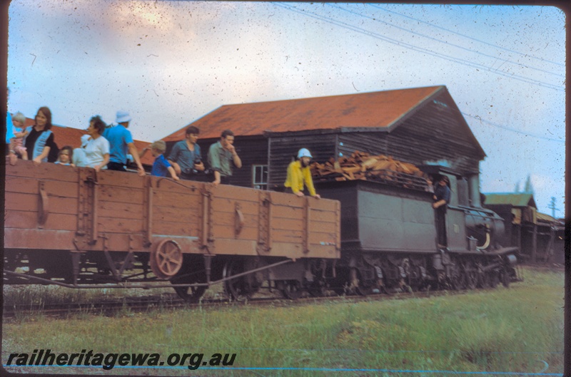 T04401
Millars loco G class 71 hauling a RA class wagon with ARHS members on board, Yarloop Workshops, ARHS outing.
