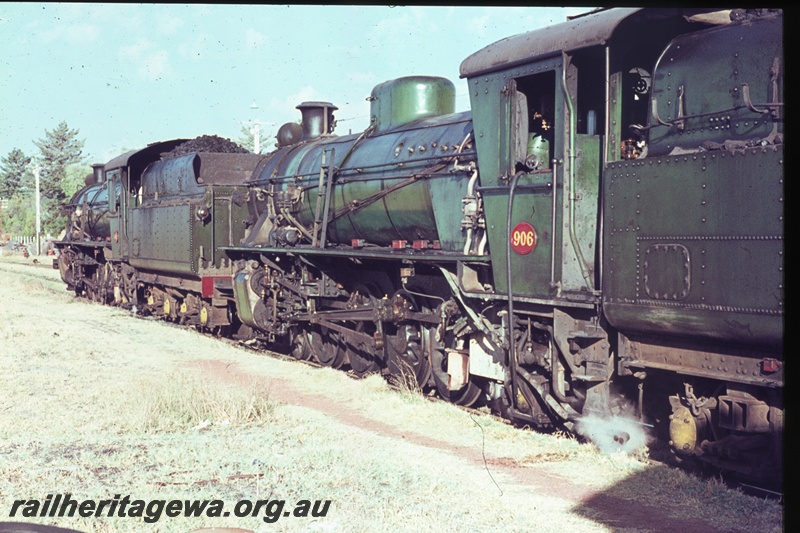 T04455
W class 924 and 906 steam locomotives pictured at Picton Junction. SWR line.
