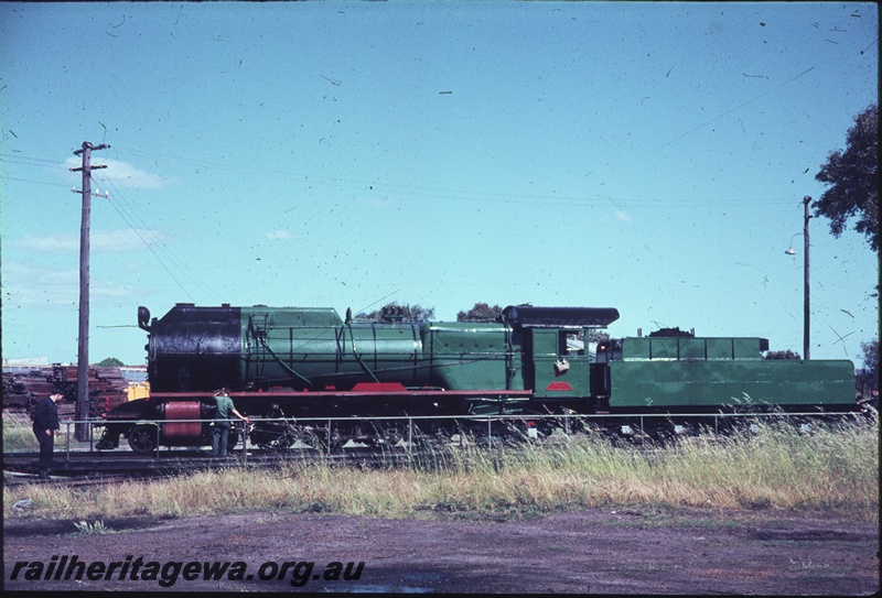 T04505
S class 549 'Greenmount' on the turntable at Midland prior to running a trial to Perth after overhaul.
