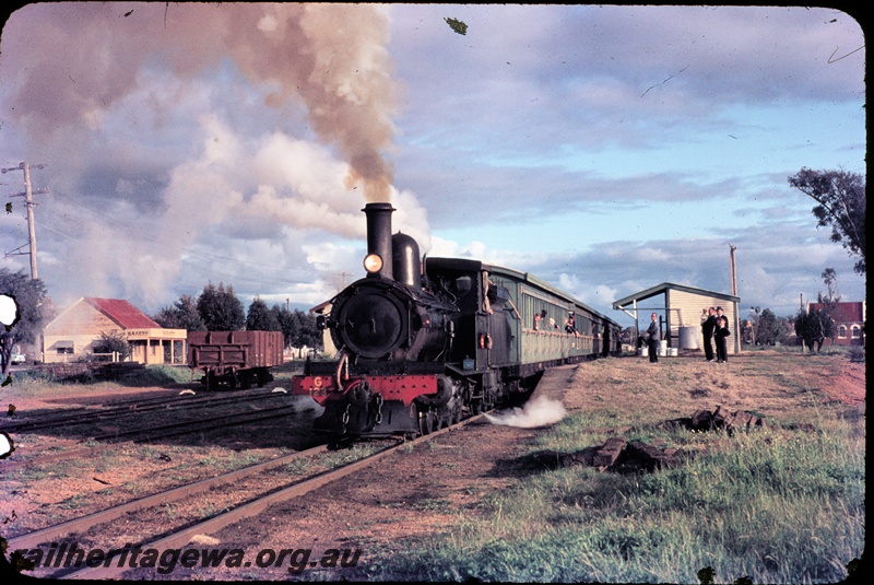 T04513
G class 233 'Leschenault Lady steam locomotive, station buildings, Dardanup, PP line, with the Vintage Train.
