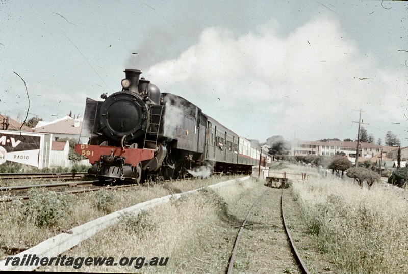 T04624
DD class 591 steam locomotive with a suburban passenger set, approaching Claremont from Swanbourne. .
