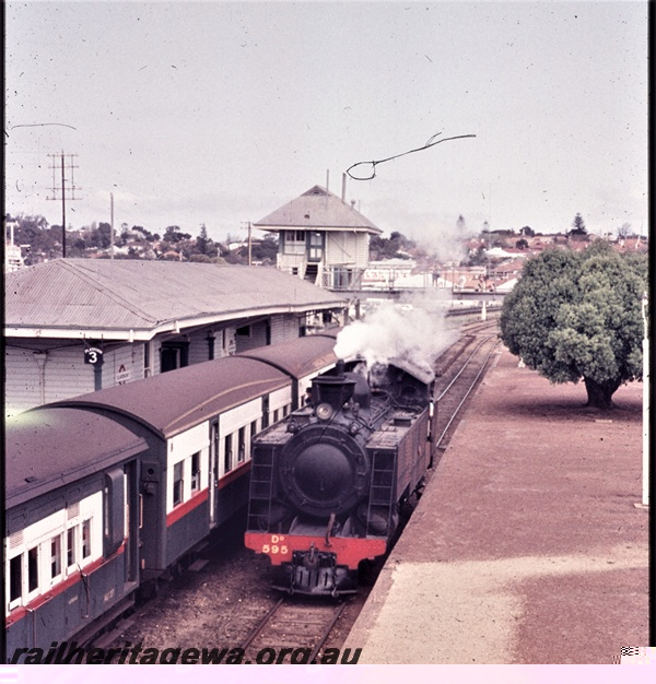 T04627
DD class 595 steam locomotive running around its Royal Show train at Claremont.
