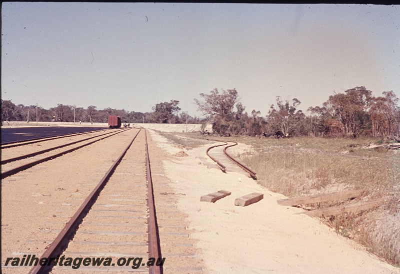 T04639
Trackwork under way at Bibra Lake.
