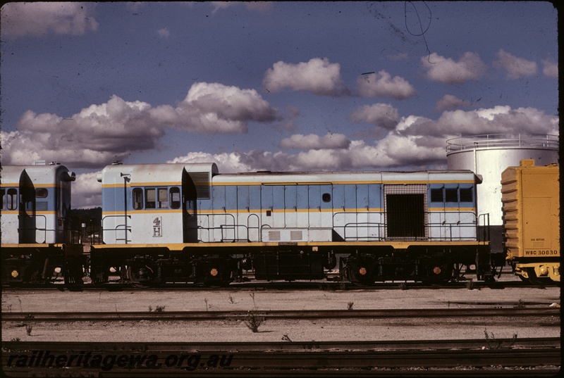 T04652
H class 4 standard gauge diesel locomotive coupled to another locomotive and a WSC class standard gauge crew van at Midland.
