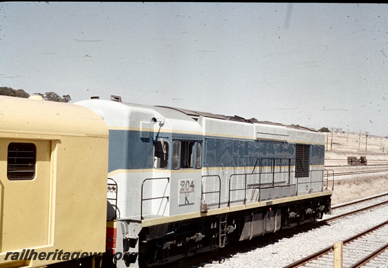 T04656
K class 204 standard gauge diesel locomotive pictured at Avon Yard coupled to a WBC class standard gauge brakevan..
