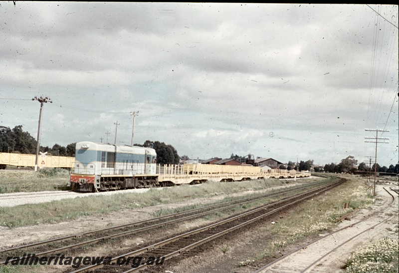 T04670
WG class standard gauge open (box) wagons at Midland Workshops. See T4649 and T4650.
