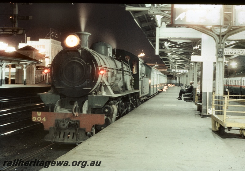 T04711
W class 904 steam locomotive pictured at Perth Station  on No.20 Pass, having just arrived from Bunbury,

.

 
