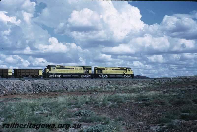 T04740
Cliffs Robe River (CRRIA) M636 class 1712 and M636 class 1710 hauling empty ore train to the Pannawonica mine.
