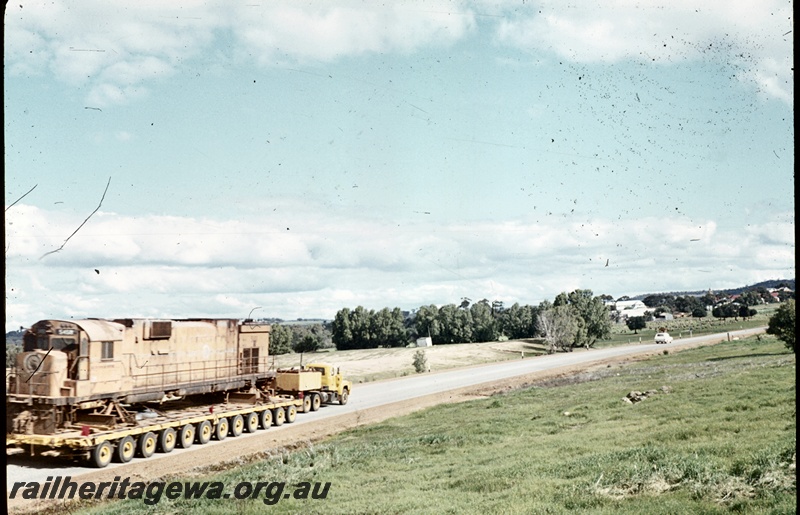 T04762
Mount Newman C636 class 5458 near New Norcia being road transported to Tomlinson Steel, Welshpool for overhaul.
