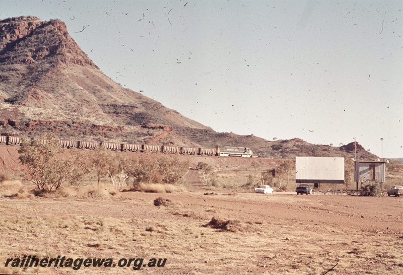 T04789
Hamersley iron (HI) distant view of train arriving Tom Price mine.
