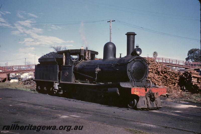 T04917
G class 124, pedestrian overpass, wood piles, side and front view
