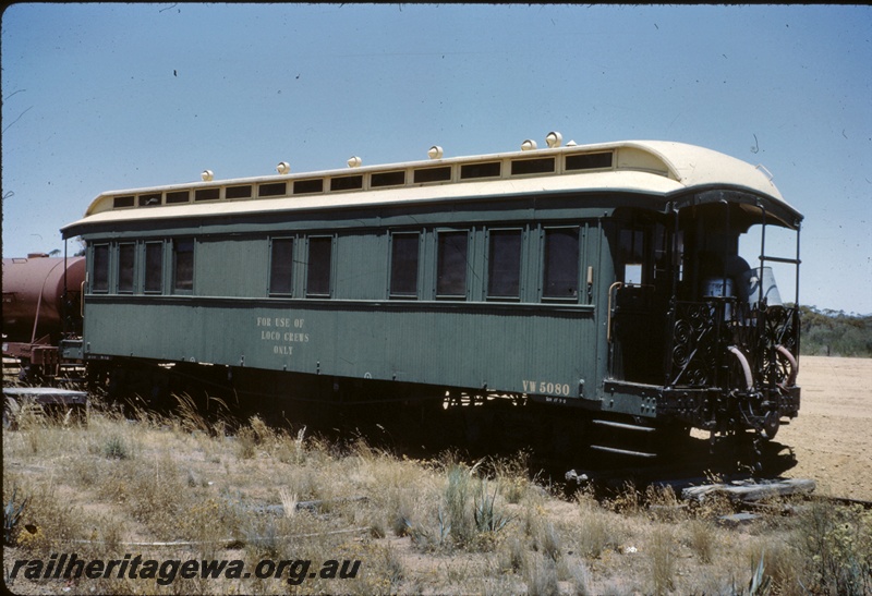 T04971
VW class 5080 in green with yellow roof, 