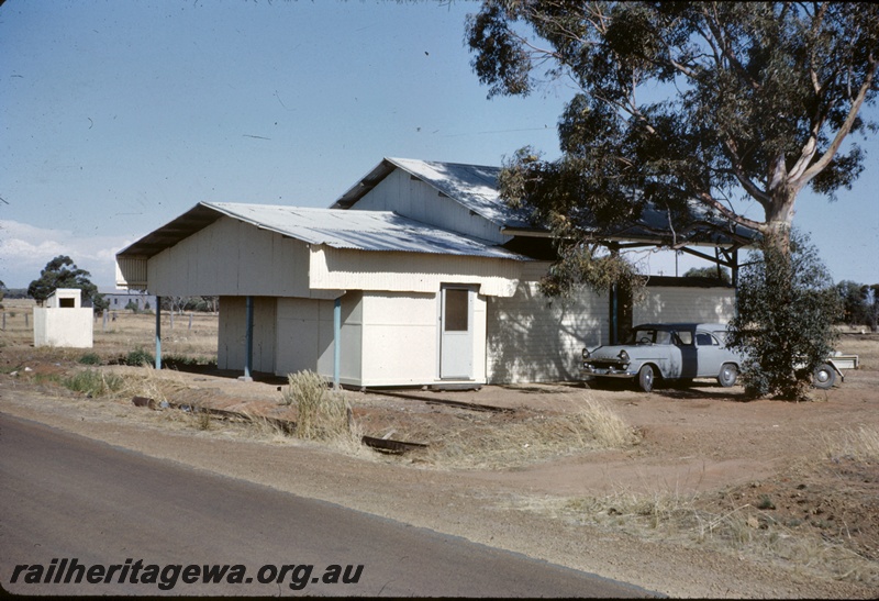 T04972
Barracks buildings, Kulja, KBR line, view from roadside
