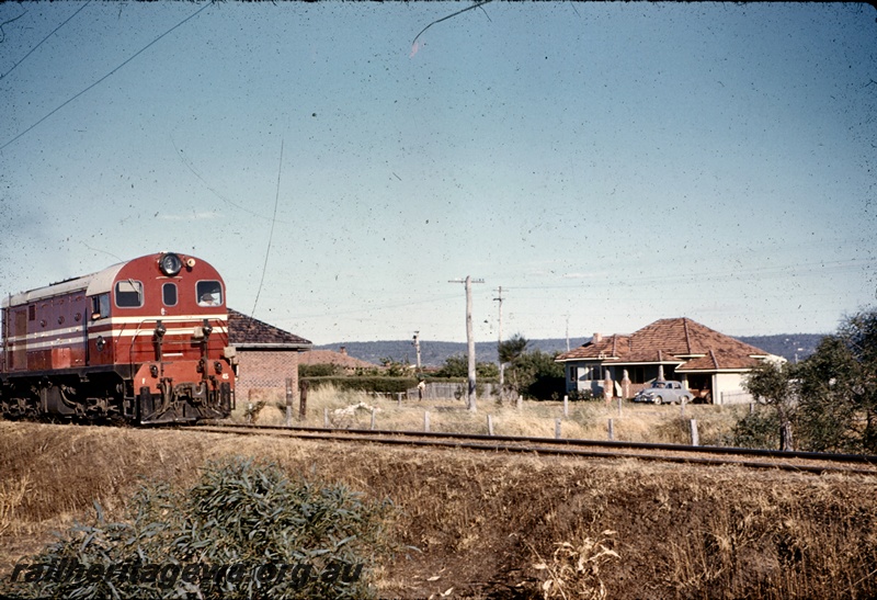 T04973
MRWA F class 45, in maroon livery with double white stripe, houses, MR line, side and front view
