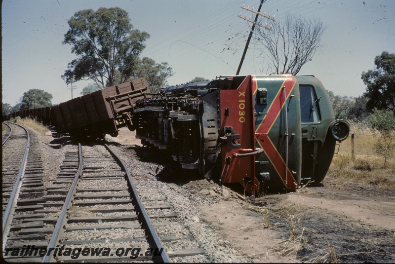 T05088
Derailment of No 66 ex Wundowie, 2 of 2 images, X class 1030 