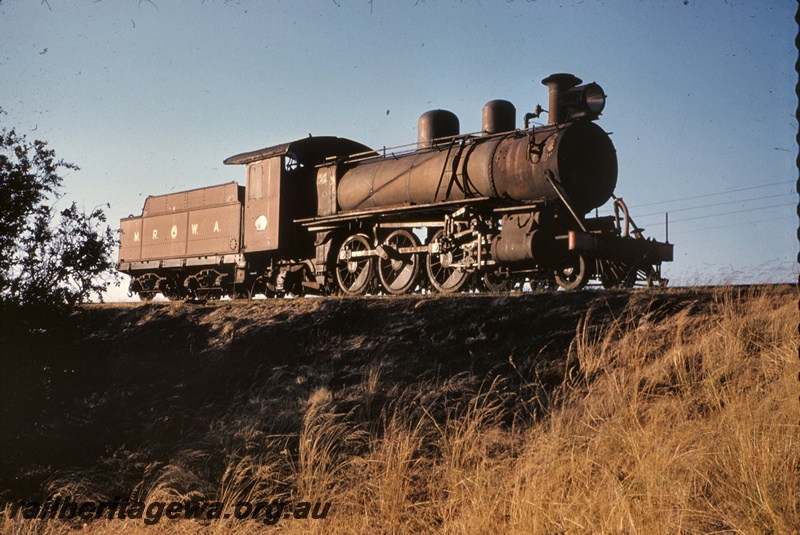 T05145
MRWA C class loco, awaiting scrapping, Bayswater, ER line, side and front view
