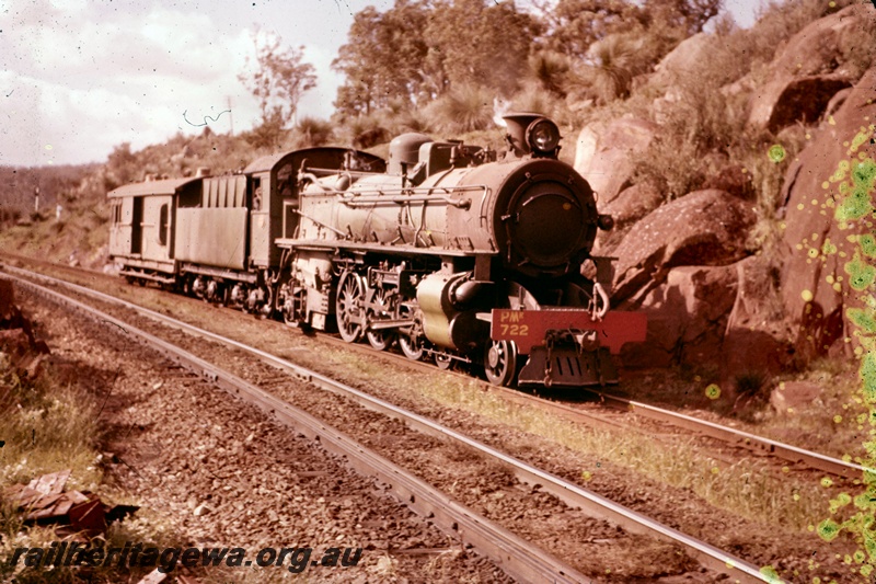 T05206
PMR class 722, with a ZB class brakevan, signal, in cutting, ER line, side and front view
