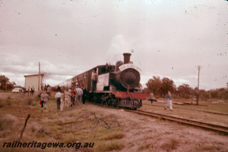 T05212
N class 200, 4-4-4T steam locomotive, with 