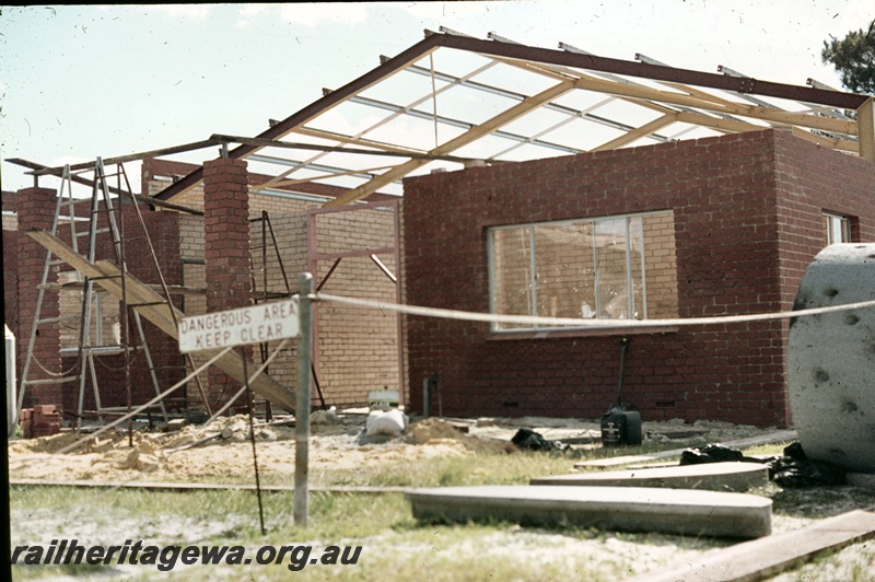 T05292
1 of 7 views of the construction of the Noel Zeplin Exhibition Hall at the Rail transport Museum, Bassendean
