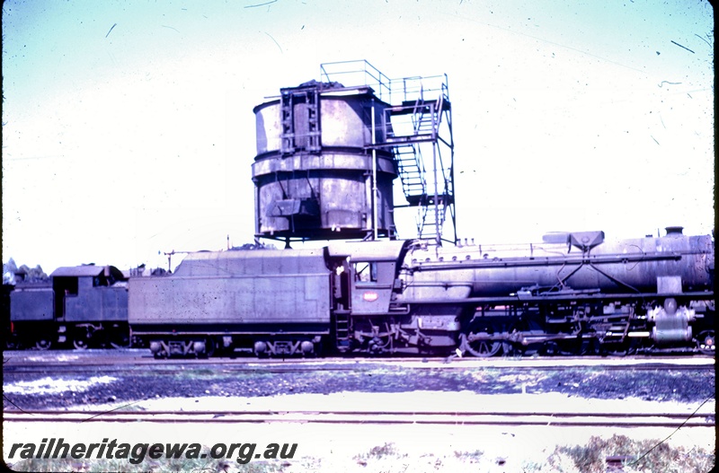 T05306
V class 1212, tank loco, coal stage, Midland, ER line, side view
