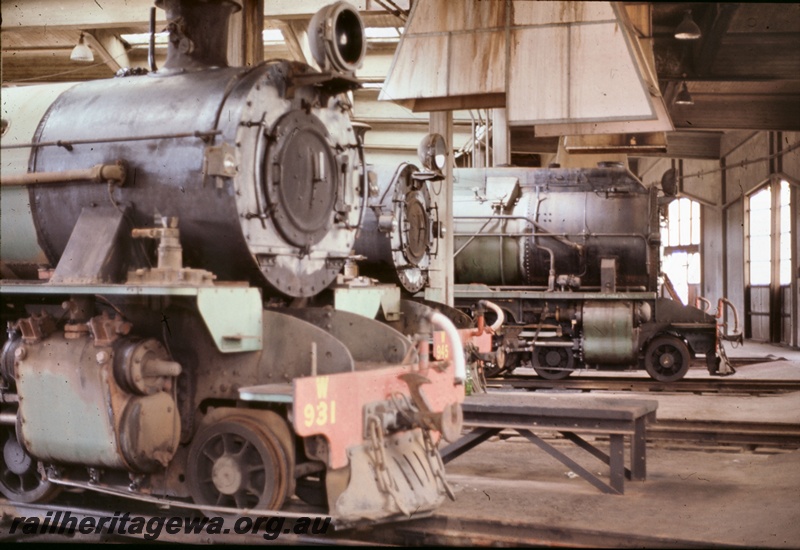 T05351
W class 931, W class 945, S class loco, smoke ventilators above, inside Collie roundhouse, BN line, partial side and front views
