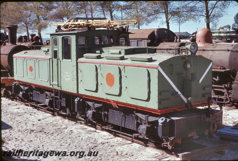 T05358
State Electricity electric loco, other locos, Railway Museum, Bassendean, ER line, side and end view
