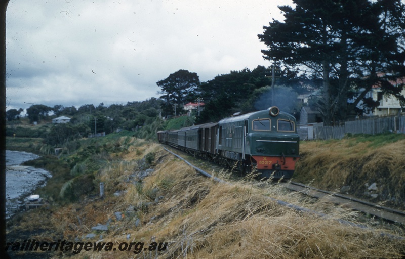T05368
X class 1027 on passenger train, approaching Albany along the shore of Princess Royal Harbour, GSR line, side and front view

