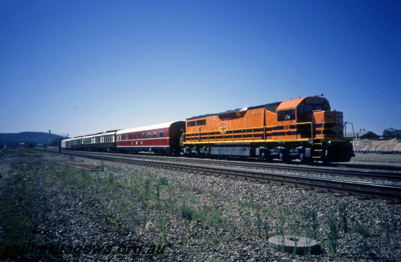 T05391
L class 262, on Federation train test run, near old station at Midland, ER line, side and front view
