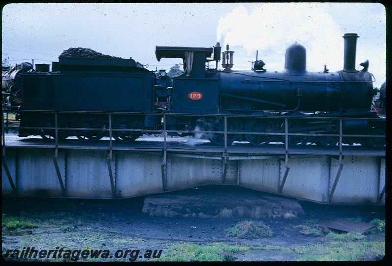 T06033
G Class 123, Collie loco depot, being turned on turntable

