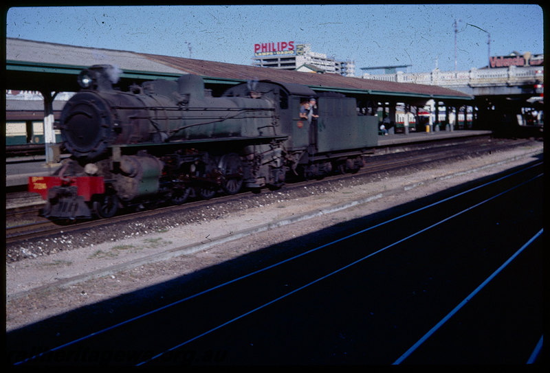 T06049
PMR Class 724, light engine, City Station, Perth

