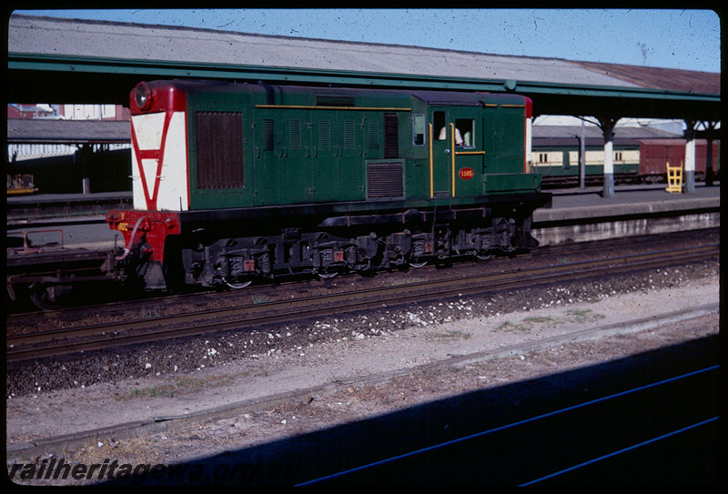 T06051
Y Class 1105,City  Station, Perth, shunters float
