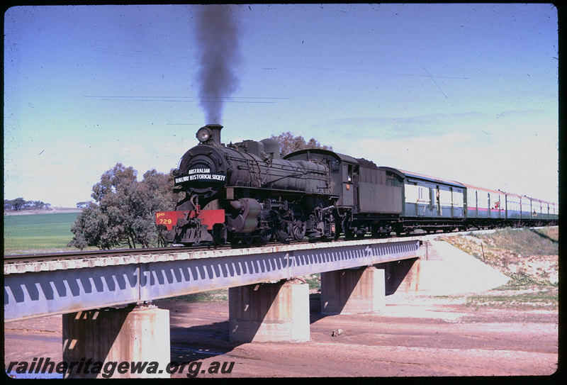 T06059
PMR Class 729, crossing the Mortlock River, ARHS tour train to Goomalling, EM line
