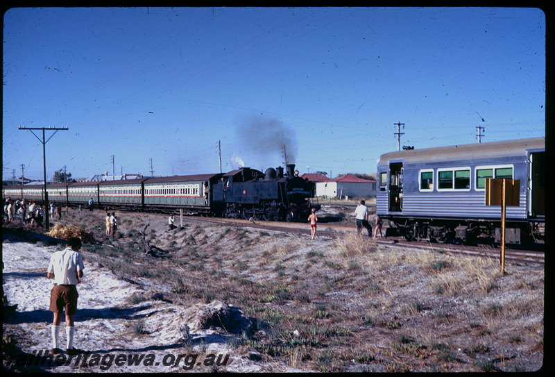 T06076
ADB/ADK Class railcar on ARHS tour train, crossing DD Class 592 on ARHS 