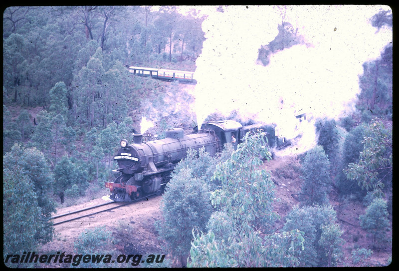 T06099
W Class 943, ARHS tour train returning from Dwellingup, photographers, PN line
