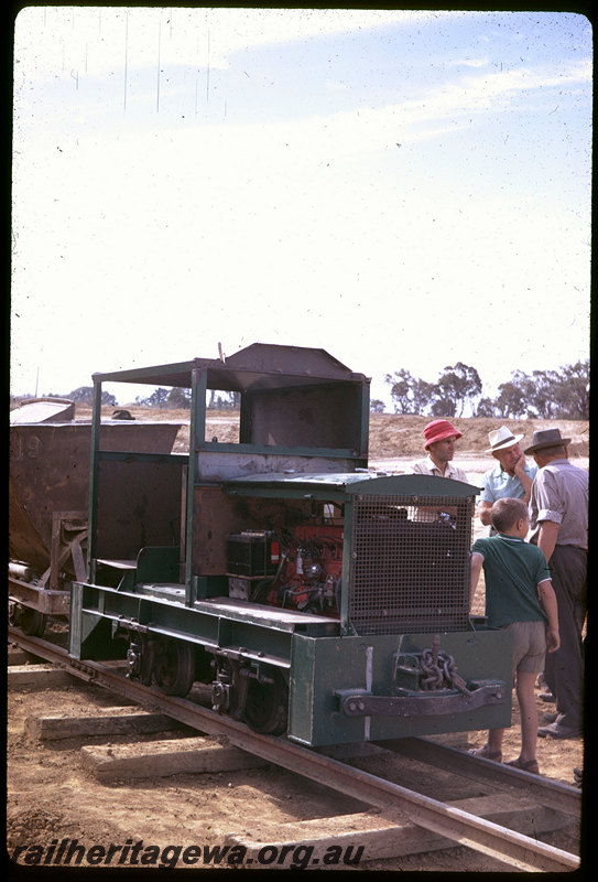 T06100
Maylands Brickworks locomotive, 4wDM, Holden Red 186 6-cylinder engine, side-tipping hoppers, clay pit, ARHS tour
