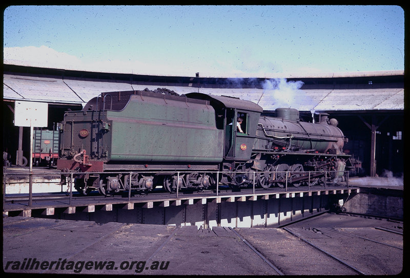 T06114
W Class 958, Bunbury roundhouse, turntable, V Class 1215 and V Class 1216 in roundhouse stalls
