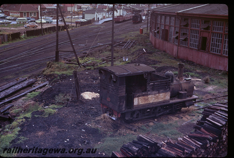 T06133
H Class 18, stored derelict behind Bunbury roundhouse, station building, yard
