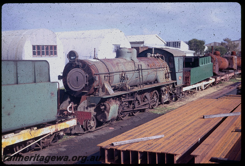 T06160
W Class 951, scrapped, Midland Workshops, S Class tenders on flat wagons
