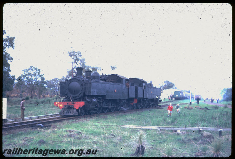 T06182
DD Class 592 and DM Class 587 running around ARHS tour train at Coolup, SWR line
