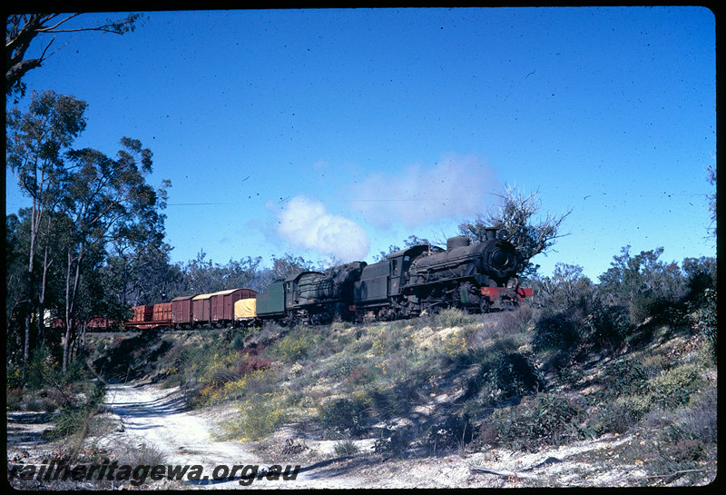 T06230
W Class 912 and S Class 542, goods train, QU Class flat wagon in brown livery, yellow tarps, between Darkan and Bowelling, BN line
