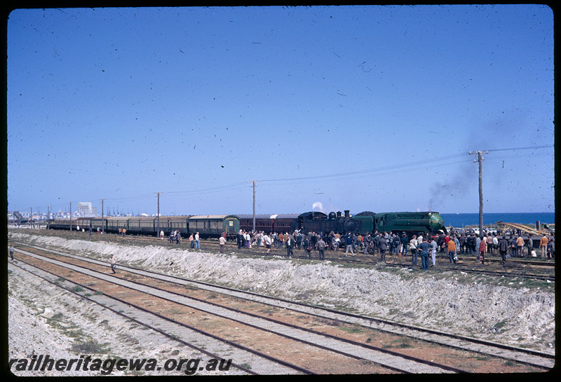 T06298
DD Class 592 running around ARHS tour train, NSWGR C38 Class 3801, 